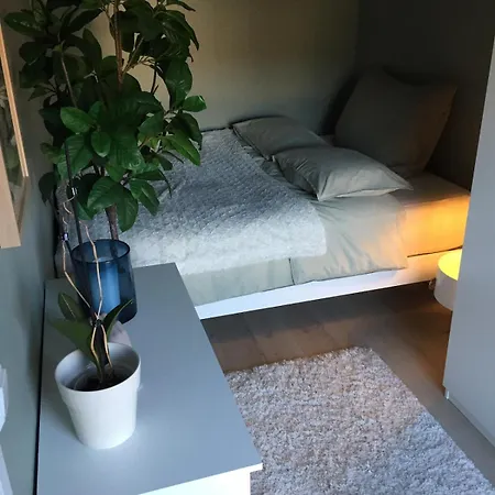 Appartement Bright, Stylish With A Sunny Balcony Close To Nature *